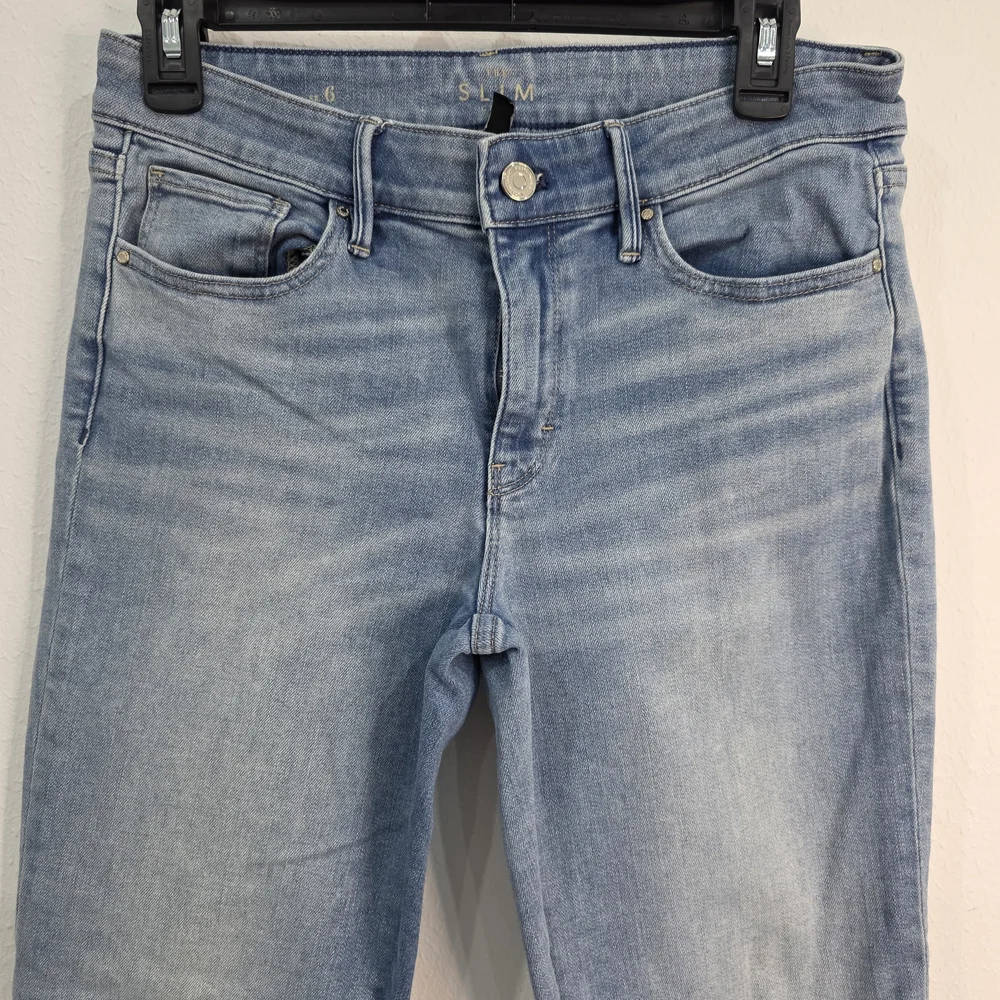 The Slim Crop Jeans Mid Rise - Picture 2 of 10